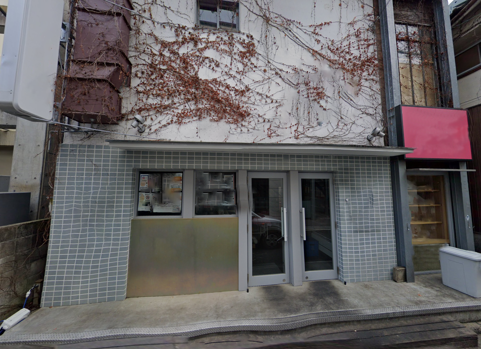 吉祥寺駅徒歩7分　西二条通り沿いの1階路面店舗！